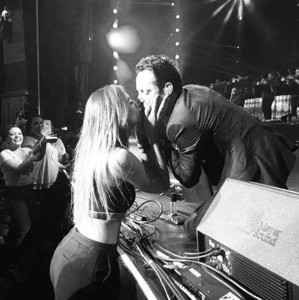 Y ésta fue la última que compartió él, dándole un besito desde el escenario y llamando a Shannon "su norte. No hay nadie como ella". Fue el 31 de agosto.