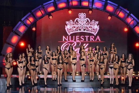 La octava temporada del ‘reality show’ te trae a un grupo de mujeres bellas que llegan a conquistarte con su belleza, talento y personalidad. Treinta aspirantes a la corona desfilaron en bikini para demostrar que tienen la fórmula perfecta para ser una de las 12 chicas que competirán por ser la próxima reina.