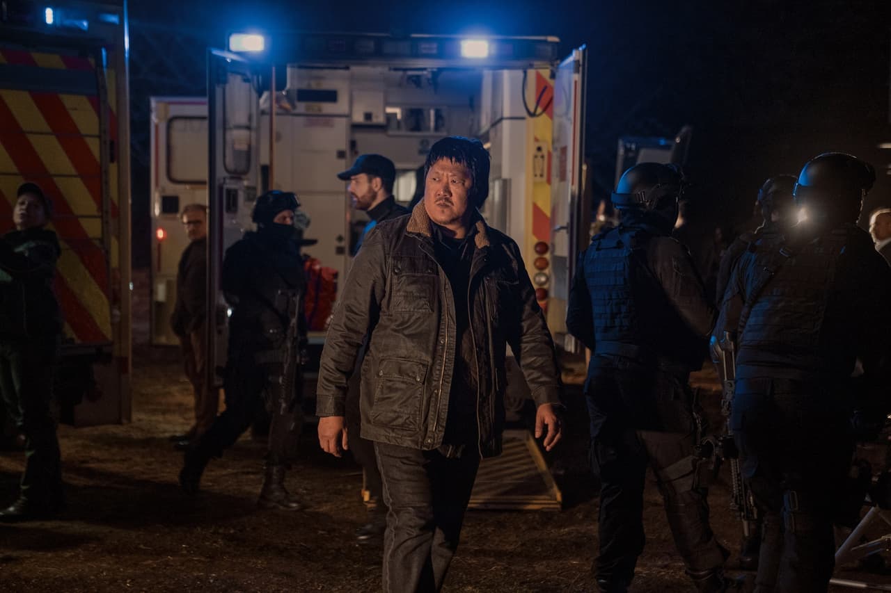 3 Body Problem. Benedict Wong as Da Shi in episode 104 of 3 Body Problem. Cr. Ed Miller/Netflix © 2023