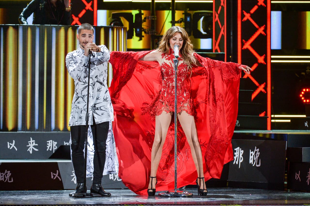 Thalía y Maluma
<br>Año: 2016
<br>El tercer gran dueto de Thalía en Premio Lo Nuestro. El tema fue 'Desde esa noche'.