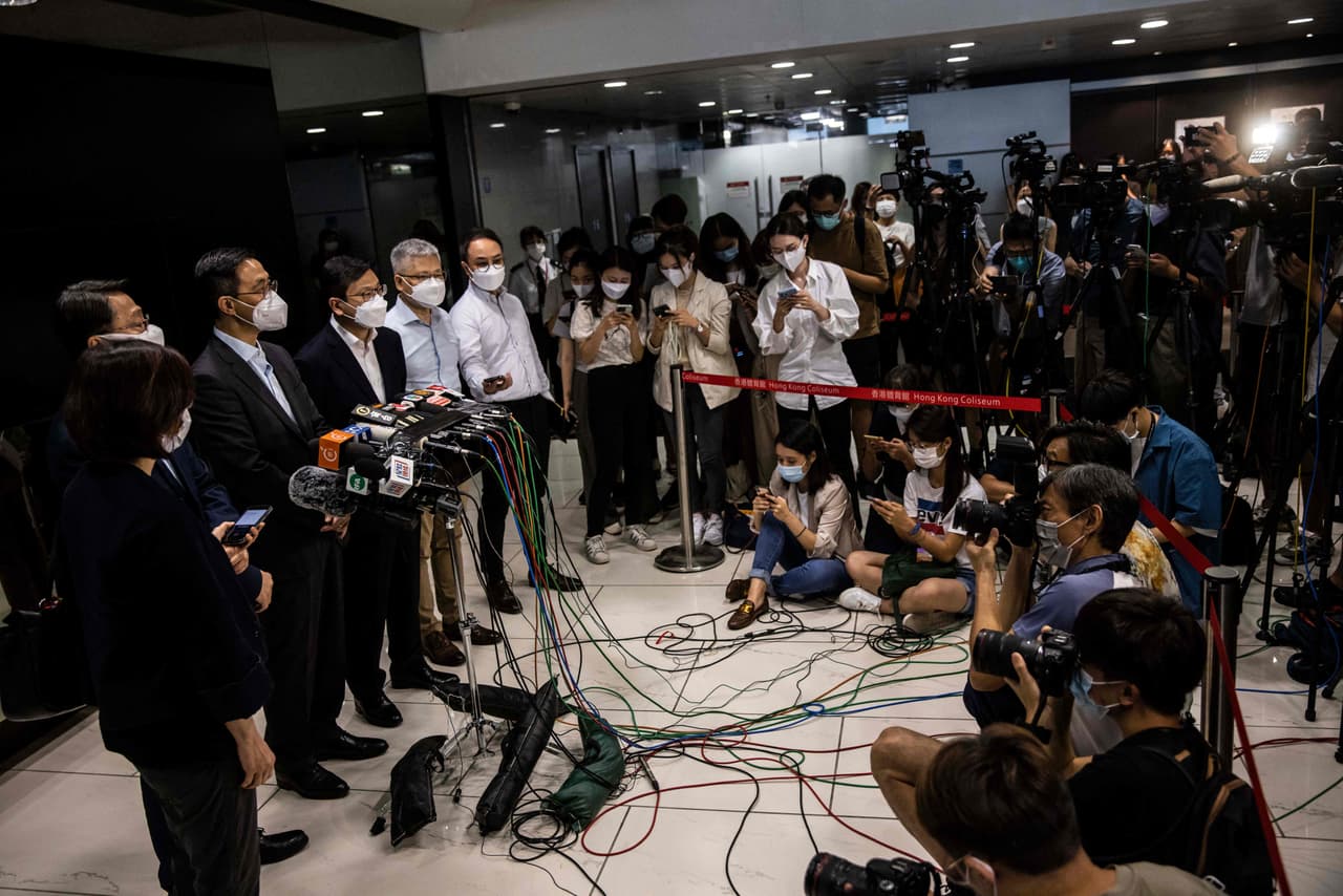 El bailarín al que le cayó una pantalla encima en Hong Kong podría quedar cuadrapléjico