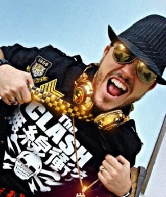 Como respuesta a esta petición, un grupo de músicos venezolanos y de Latinoamérica se pronunciaron para ayudarlo a promover una cuenta de GoFundMe en la cual pudiera recibir donaciones.