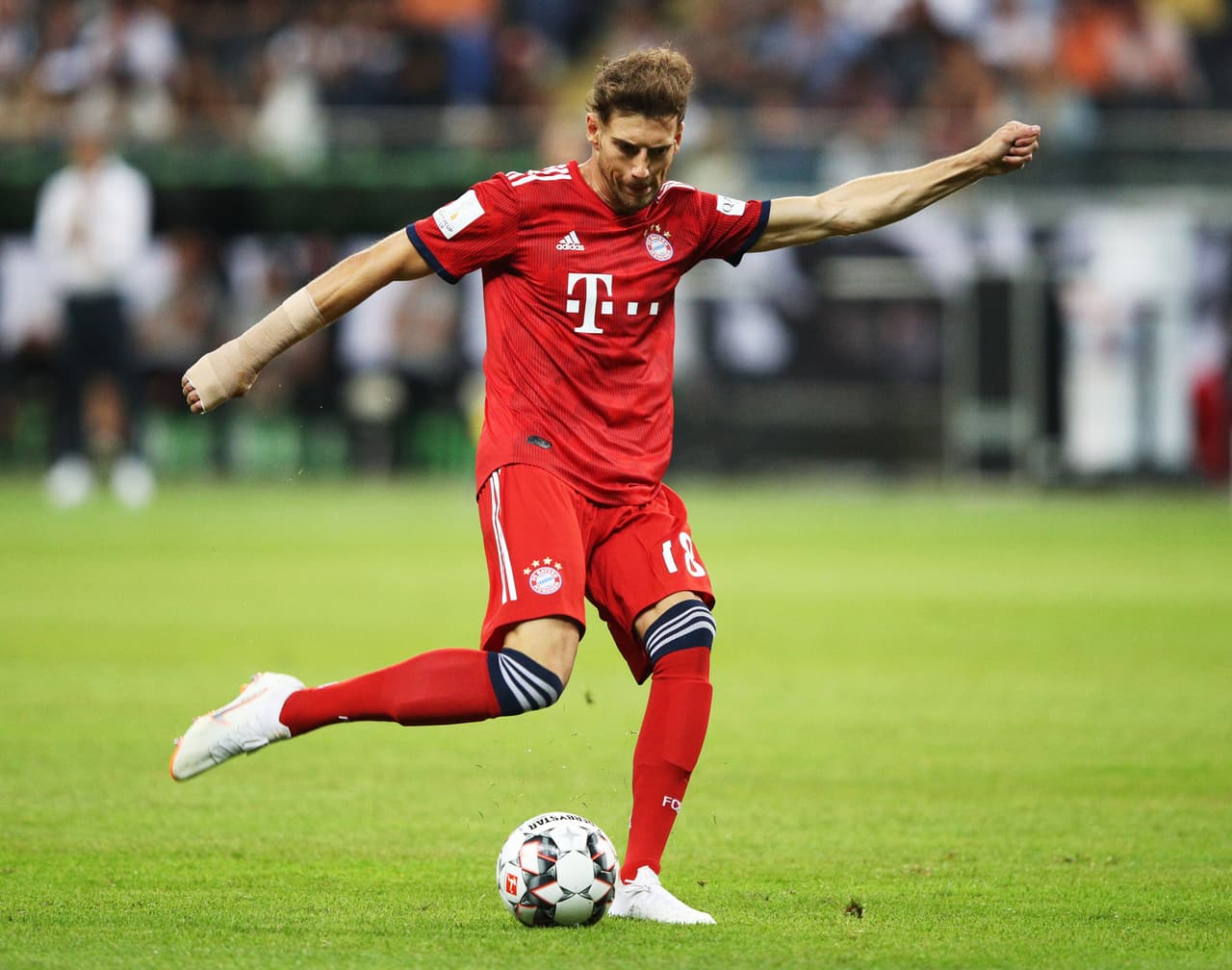 Mediocampista: Leon Goretzka (F.C. Bayern Múnich) - 45,8 millones de dólares.