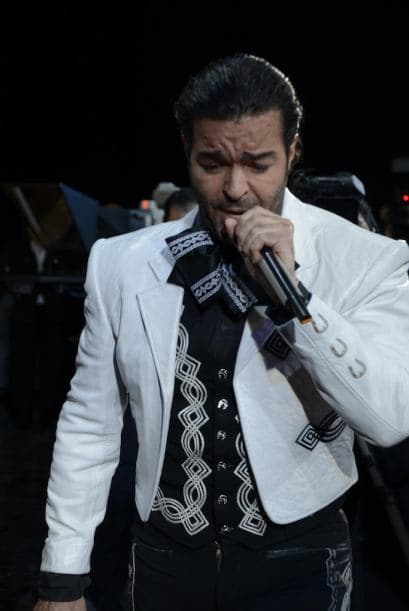 Pablo Montero le cantó a las mamitas