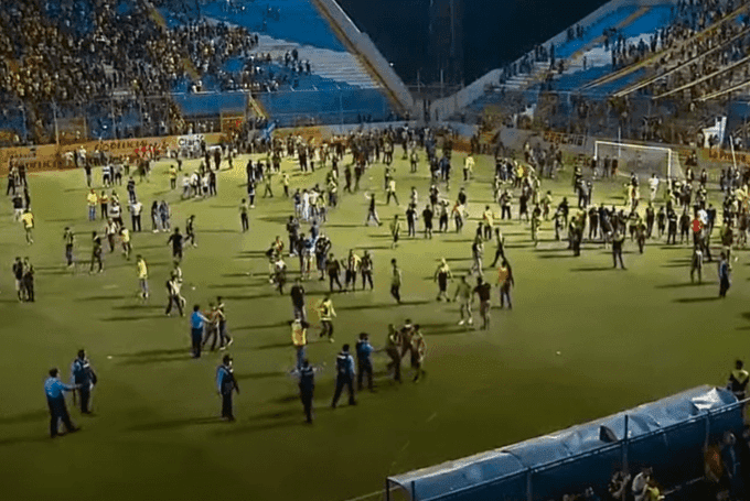 Vienen duros castigos al Real España tras hechos de violencia en su estadio