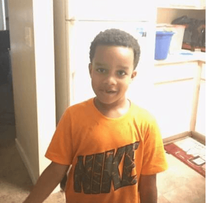 Adolescentes matan a un niño de un tiro en la cabeza tras robar el auto donde lo dejó su madre