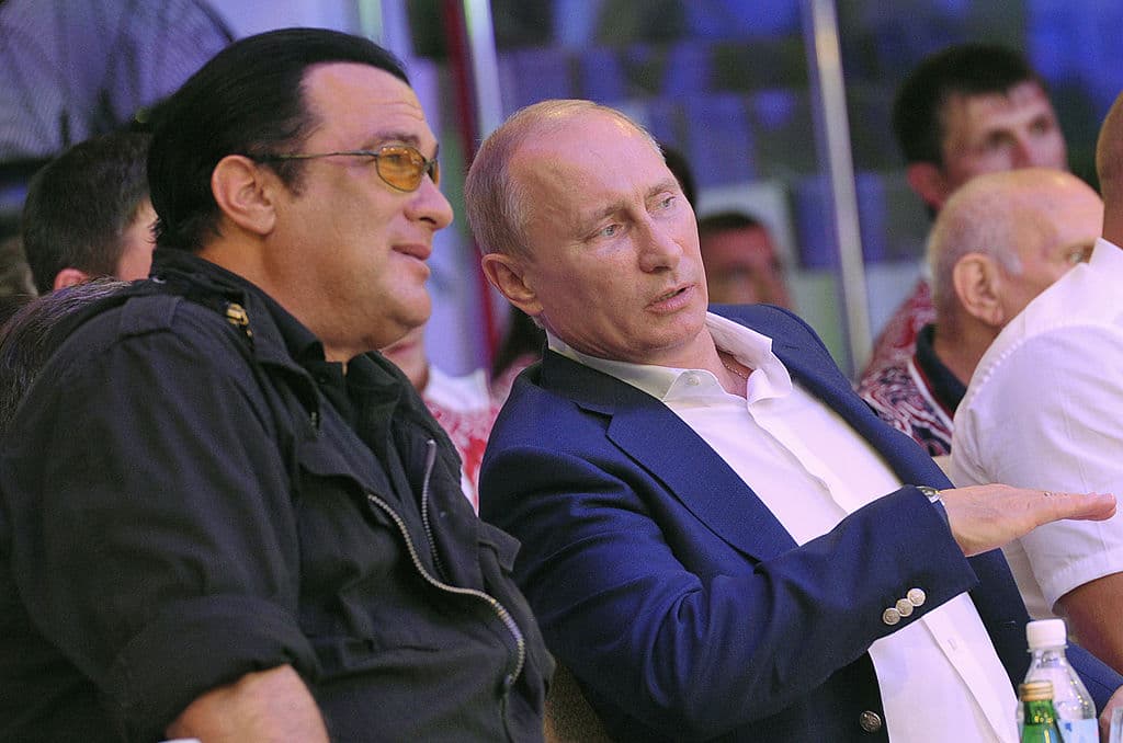 Putin le concede la nacionalidad rusa al actor estadounidense Steven Seagal