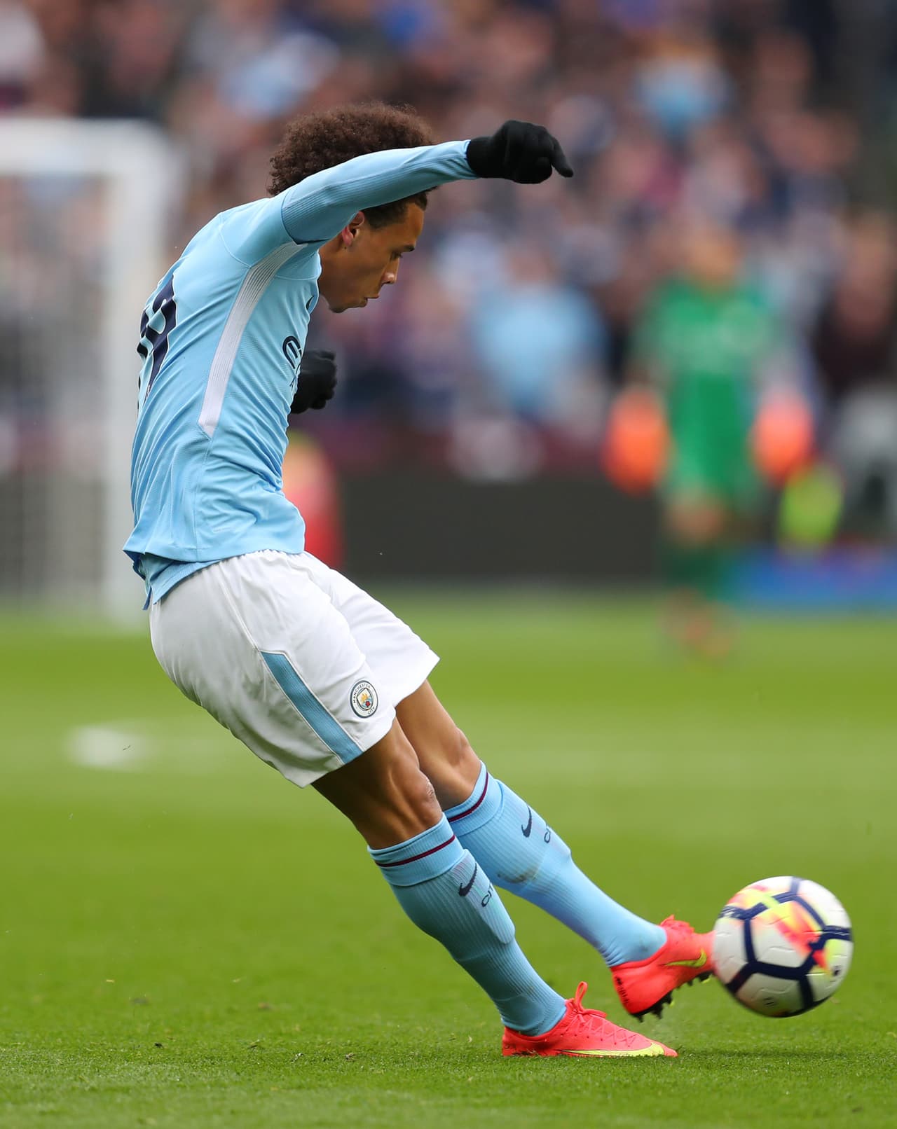 La primera anotacion del partido la puso el alemán Leroy Sané al minuto 13 con esta definición.