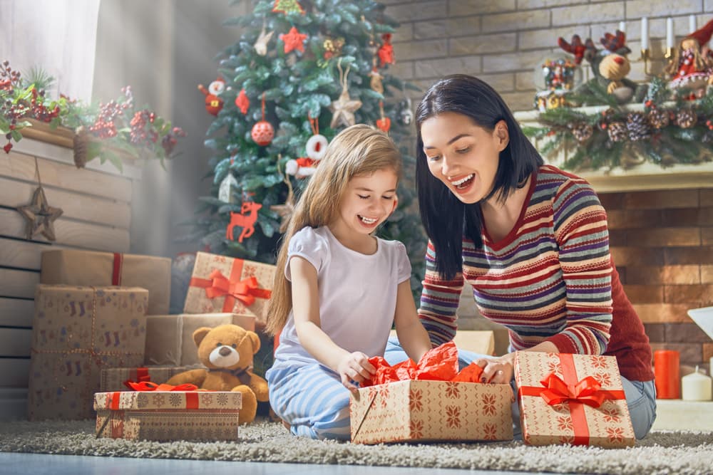 <b>TAURO</b>
<br>Son muy tradicionales, hogareños y conservadores. Algo que estimule sus sentidos será ideal: una loción o perfume, un libro de recetas o un best-seller, una cena lujosa, una botella de vino caro o champagne, alguna joya u otro lujo que los deje asombrados.