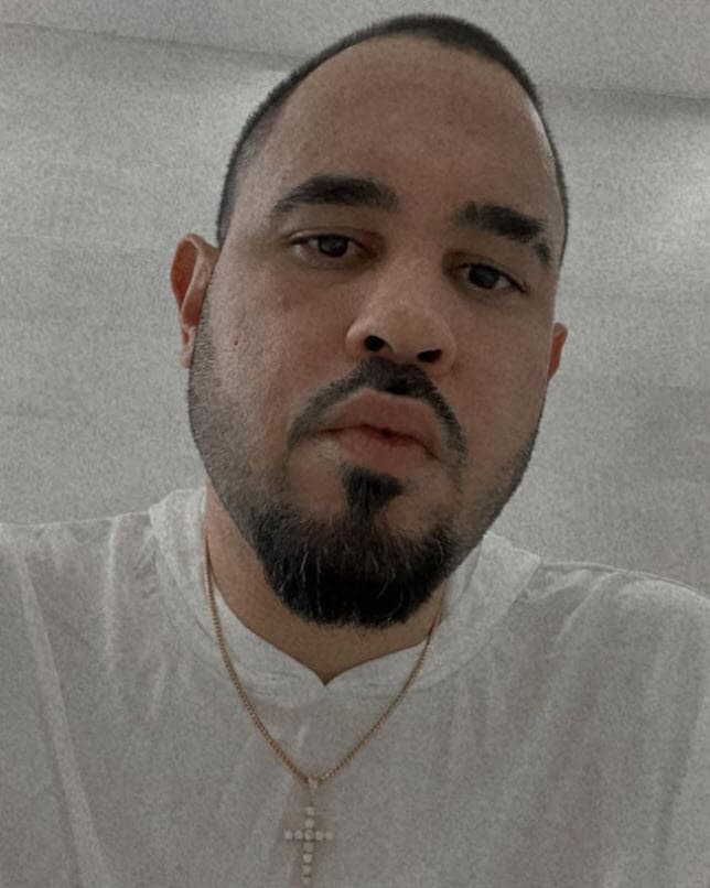 Además de imponer el horario, el juez también puso como condición descartar a ciertas personas de la lista de invitados.