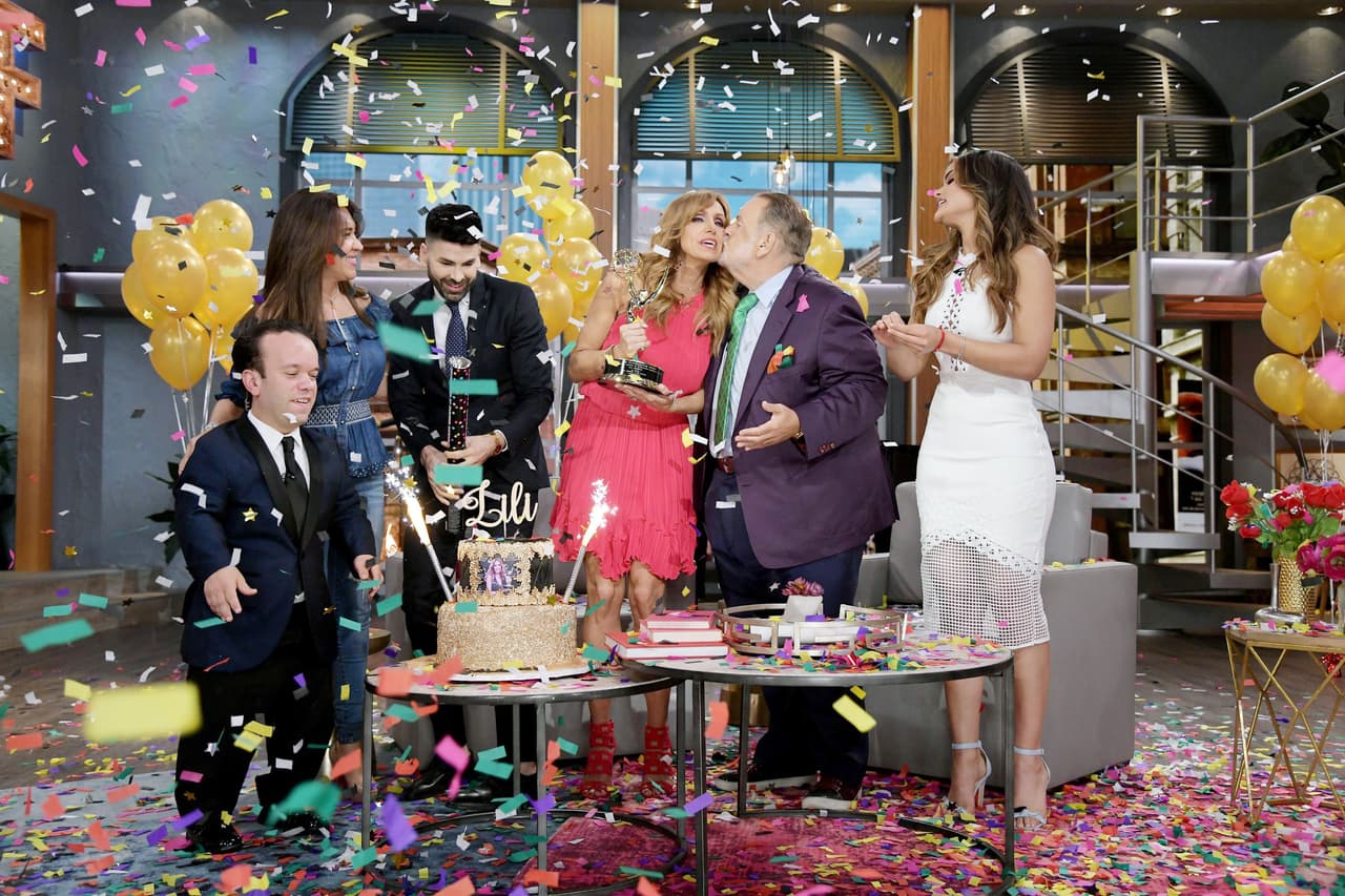 Entre besos, abrazos y confeti la producción de 
<a href="https://www.univision.com/shows/el-gordo-y-la-flaca">El Gordo y La Flaca</a> celebró este triunfo de la conductora.