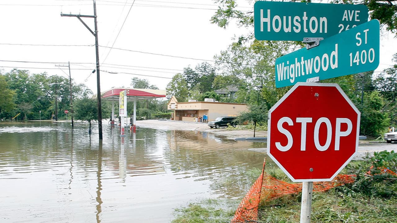 Sigue la búsqueda de cuatro soldados desaparecidos tras fuerte crecida en Texas