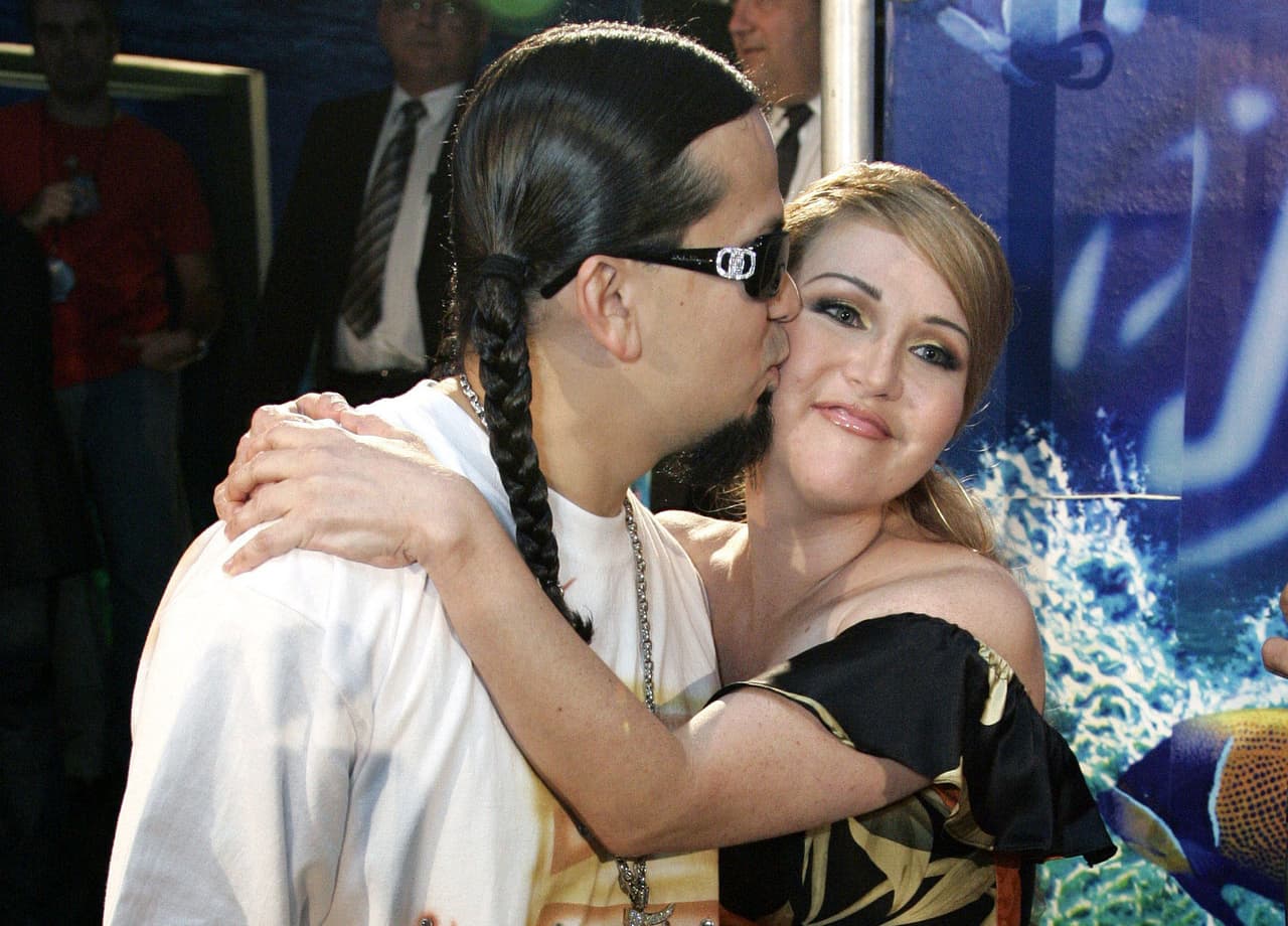 Alicia Villarreal y Cruz Martínez se han convertido en una de las parejas más sólidas del espectáculo con 19 años de casados. 
<br>