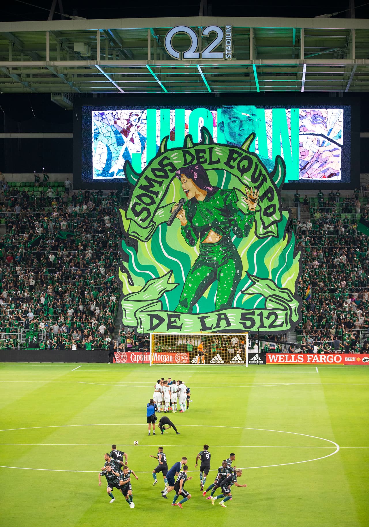 Y un espectacular tifo del público de Austin para homenajear a la cantante Selena.
<br>