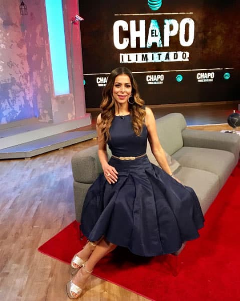 No dejes de ver este domingo una emisión más de
<b> 'El Chapo Ilimitado' </b>al terminar el último episodio de la primera temporada de la 
<b><a href="http://www.univision.com/series/el-chapo/">serie 'El Chapo</a></b>', en transmisión simultánea por 
<b><a href="http://www.univision.com/">Univision</a></b> y 
<b><a href="https://www.facebook.com/univision/">Facebook Live</a></b>.