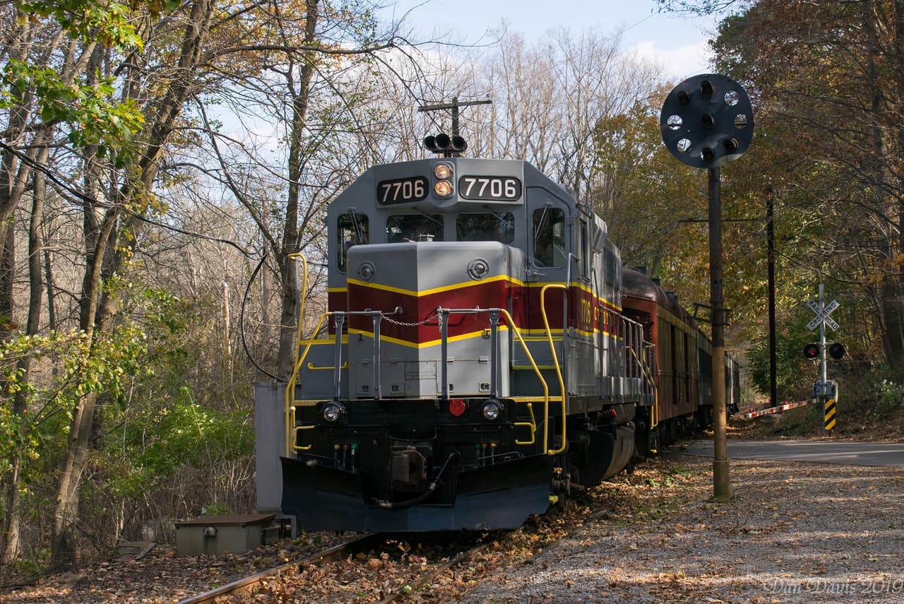<b><a href="https://www.wcrailroad.com/" target="_blank">Trick or Treat Special on the West Chester Railroad (30 y 31 de octubre)</a>: </b>Realice un viaje familiar de 90 minutos en tren de Halloween a través del valle de Chester Creek, con disfraces de Halloween, por supuesto, para disfrutar del espectacular follaje otoñal de la región. El tren hace una parada rápida en la histórica estación de Glen Mills, donde los pasajeros pueden explorar y recoger golosinas.