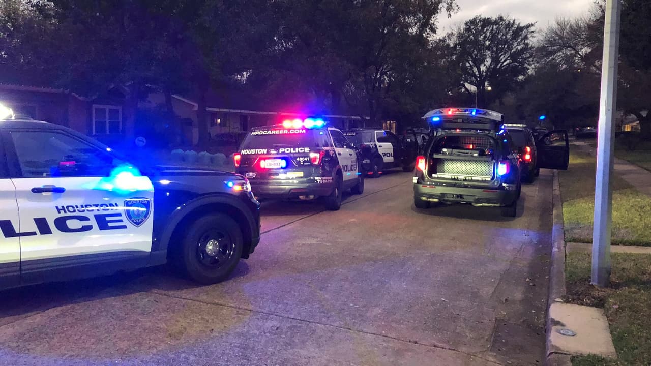 Policía halla a una pareja muerta al noroeste de Houston: dejaron una nota a sus familiares