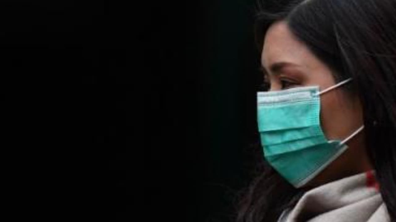 Negocios, escuelas, transportes y oficinas gubernamentales pueden requerir el uso de mascarilla todavía.