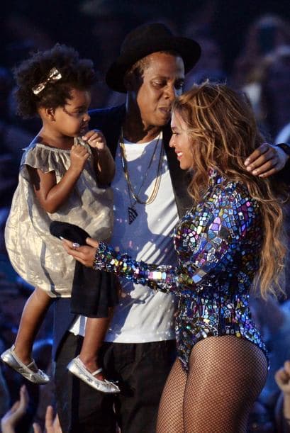 La noche tan especial llegó al climax cuando Jay Z y la pequeña Blue Ivy, hija de ambos, acompañaron a la cantante sobre el escenario.