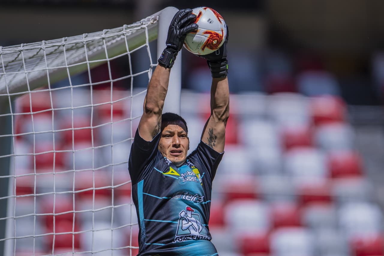 Toluca y León reparten puntos tras empate en el Nemesio Diez 1-1. José David Ramírez abrió el marcador al minuto 21 pero le sigió Michael Estrada de los 'Diablos' para igualar marcador y, tras una tarjeta roja, Canelo anotaba penal, pero al minuto 73, el León empataba con anotación de Luis Montes.