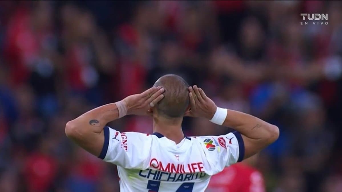 La irónica respuesta de Chicharito por su celebración ante Atlas