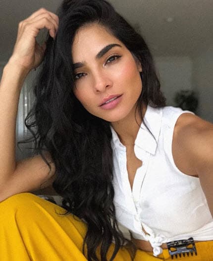 Al año siguiente se convirtió en copresentadora de Sábado Gigante, al lado de Don Francisco, donde trabajó durante seis años.