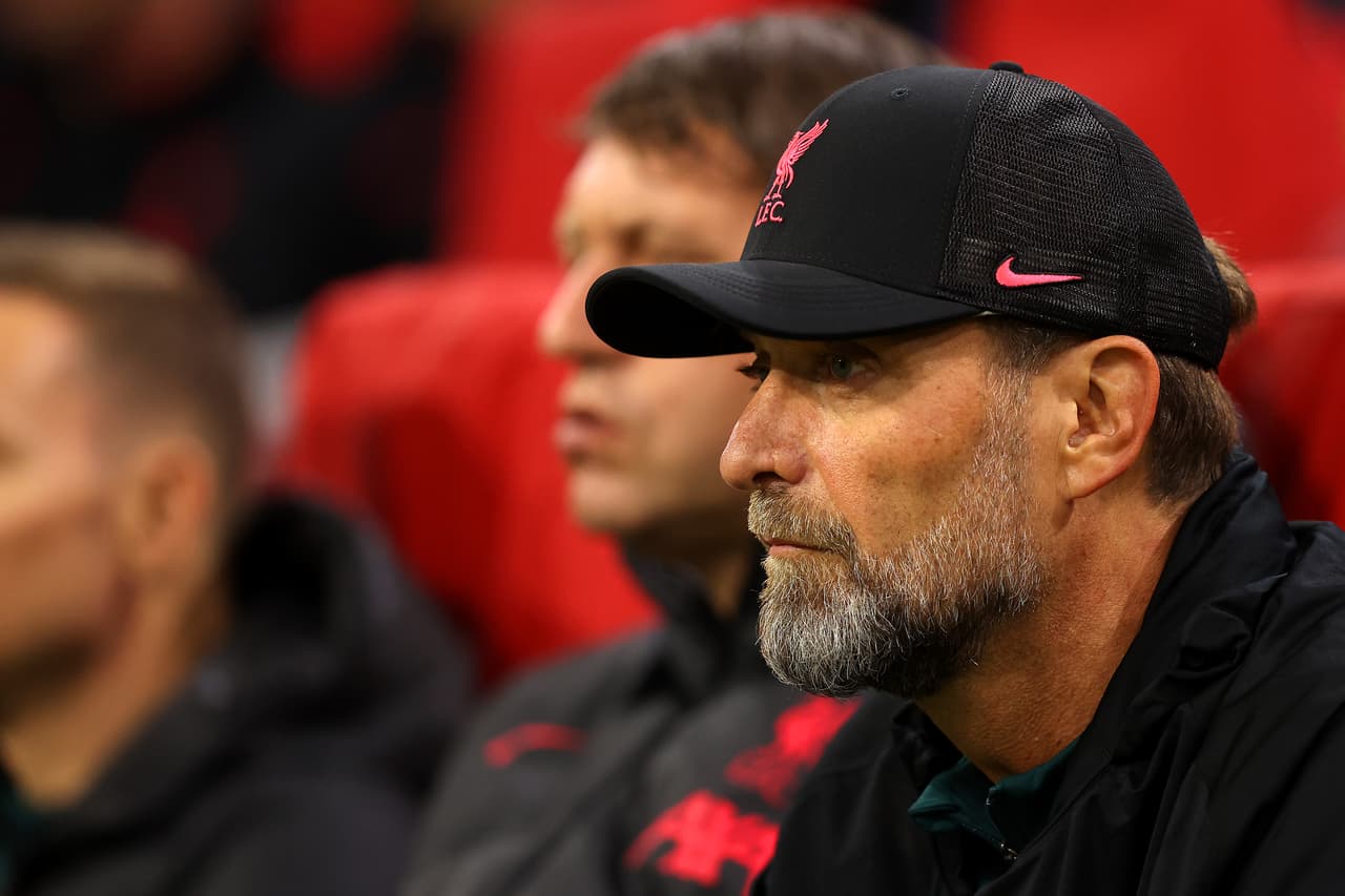 AMSTERDAM, NETHERLANDS - OCTOBER 26: Juergen Klopp, Manager of Liverpool looks on prior to the UEFA Champions League group A match between AFC Ajax and Liverpool FC at Johan Cruyff Arena on October 26, 2022 in Amsterdam, Netherlands. (Photo by Dean Mouhtaropoulos/Getty Images)