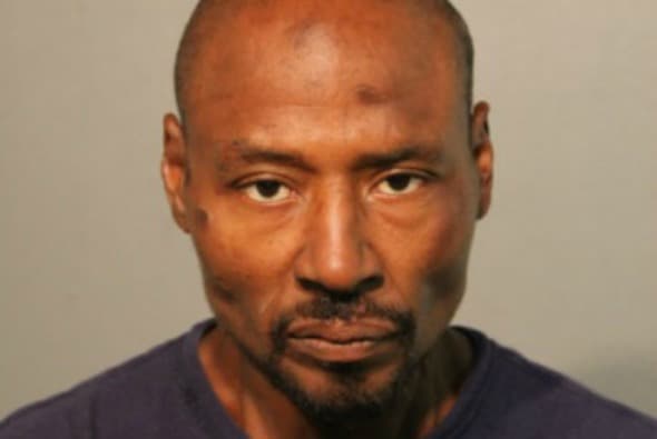Acusado de apuñalar a dos ancianos en el oeste de Chicago enfrenta cargos de asesinato en primer grado 