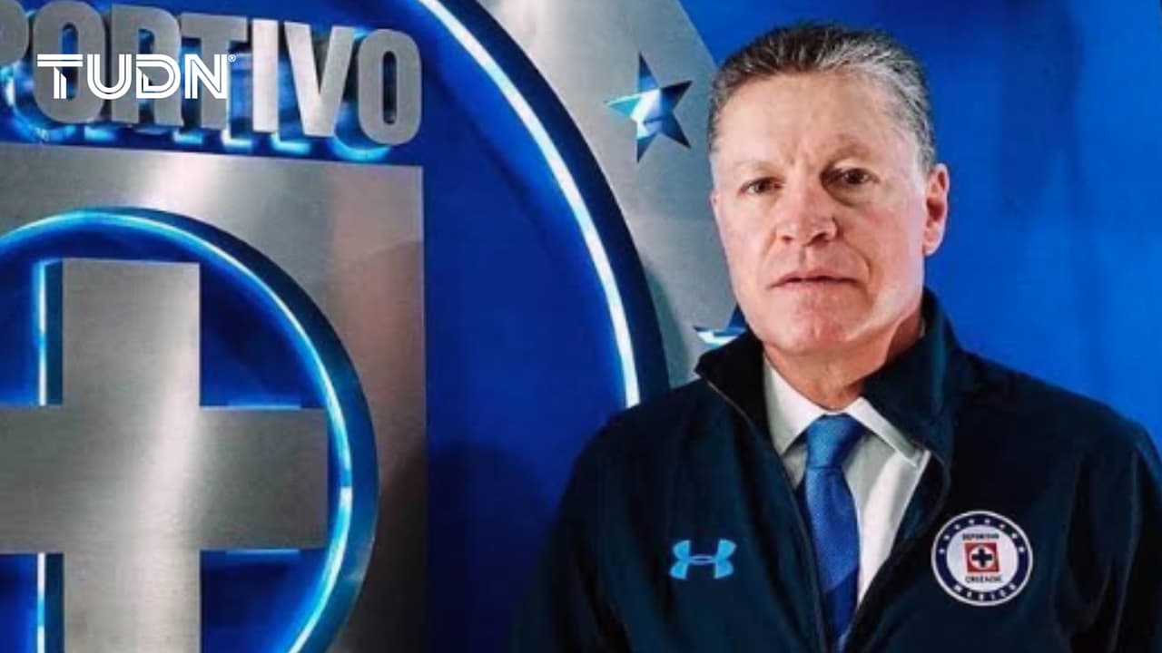 ¡Quieren de regreso a Ricardo Peláez a base de firmas!