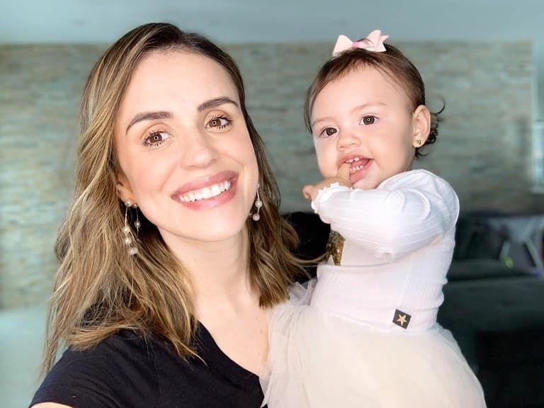 Pero no fue el único festejo, pues su esposo Andrés Chacón, su hija Chloé Sophia y sus padres le prepararon un día especial.