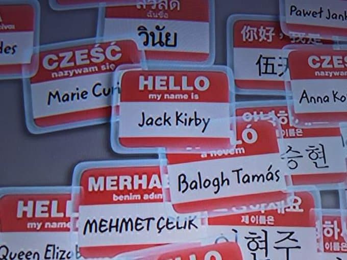 22 conserva una colección de estampas con los nombres de sus maestros y entre ellas resalta el nombre de Jack Kirby, quien es una de las eminencias de los cómics porque creó al Capitán América, y también a Los 4 Fantásticos, Inhumans, Thor y Hulk, con ayuda de Stan Lee.