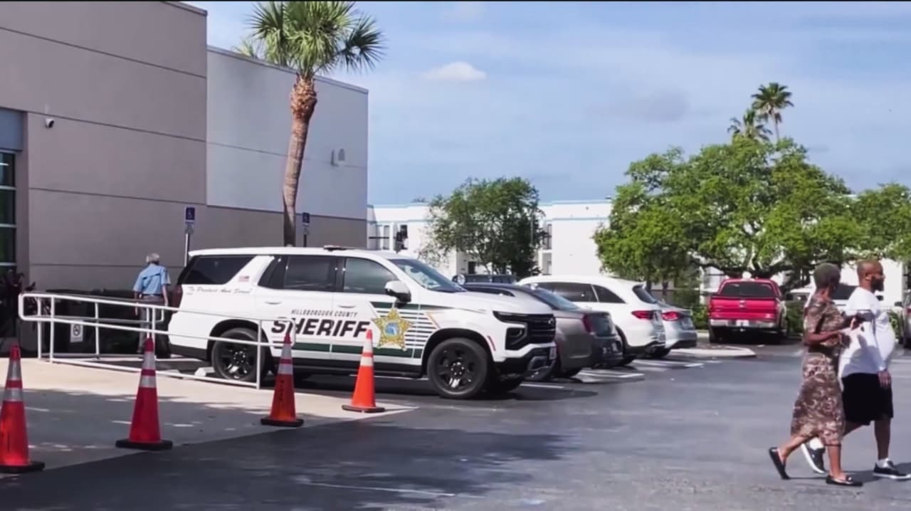 “Es una forma de controlarnos”, hispanos reaccionan a ley de licencias de conducir de Florida