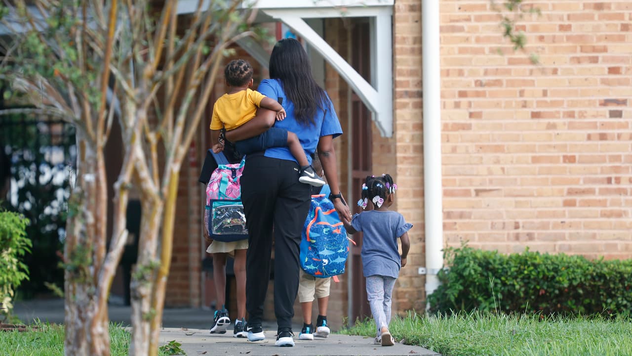 De forma escalonada: así será la reapertura de las escuelas públicas de Miami-Dade