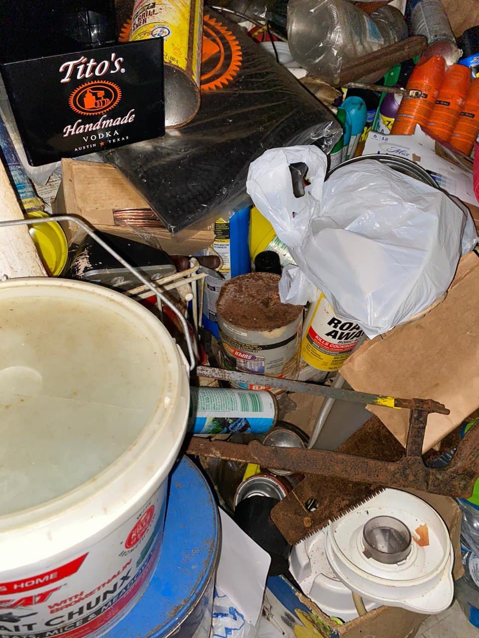 "El Departamento de Salud ordena el cierre del negocio Golden China Oriental Rest en Culebra, por violaciones a los protocolos de Salud Ambiental", escribió la agencia en sus redes sociales.