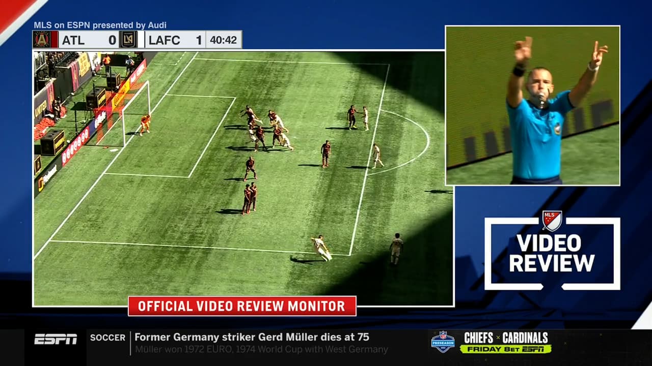 Con un letal cabezazo Mamadou Fall perfora las redes, pero el VAR anula el gol