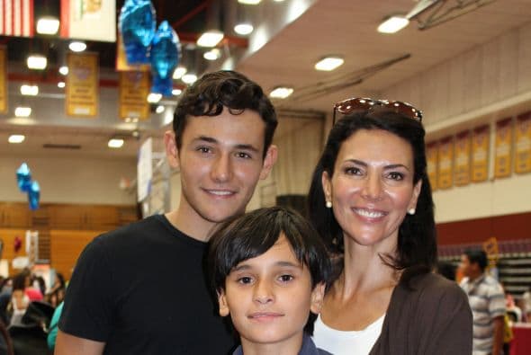 Miles se dieron cita en la séptima edición de la Feria de Educación que se festejó en Cal State Dominguez Hills. Te compartimos fotos de la concurrida celebración escolar.