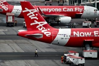 AirAsia, domiciliada en Kuala Lumpur, cuenta con una flota de 169 aviones que realizan más de un centenar de vuelos nacionales e internacionales.