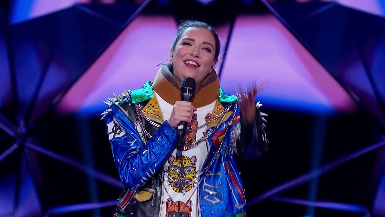 Al quitarse la máscara se descubrió algo que varios ya habían presagiado, que debajo del disfraz de Zorro se encontraba Regina Blandón, reconocida por su papel como Bibi P.Luche en la serie de la Familia P.Luche, además de ser actualmente una destacada actriz de cine y teatro.