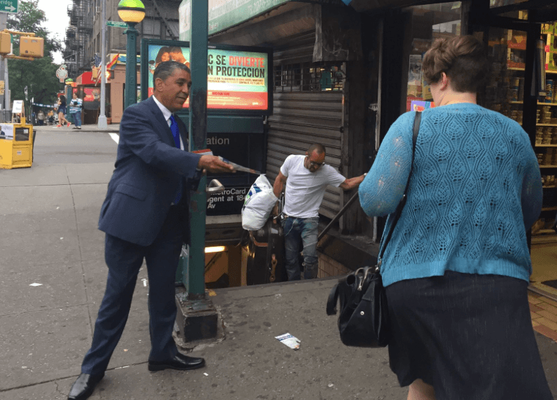 Espaillat gana la primaria y buscará ser el primer dominicano en el Congreso federal
