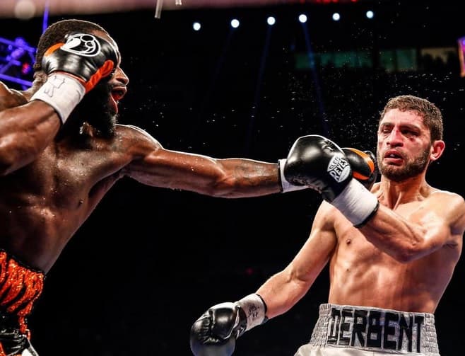 Broner venció a Allakhverdiev.