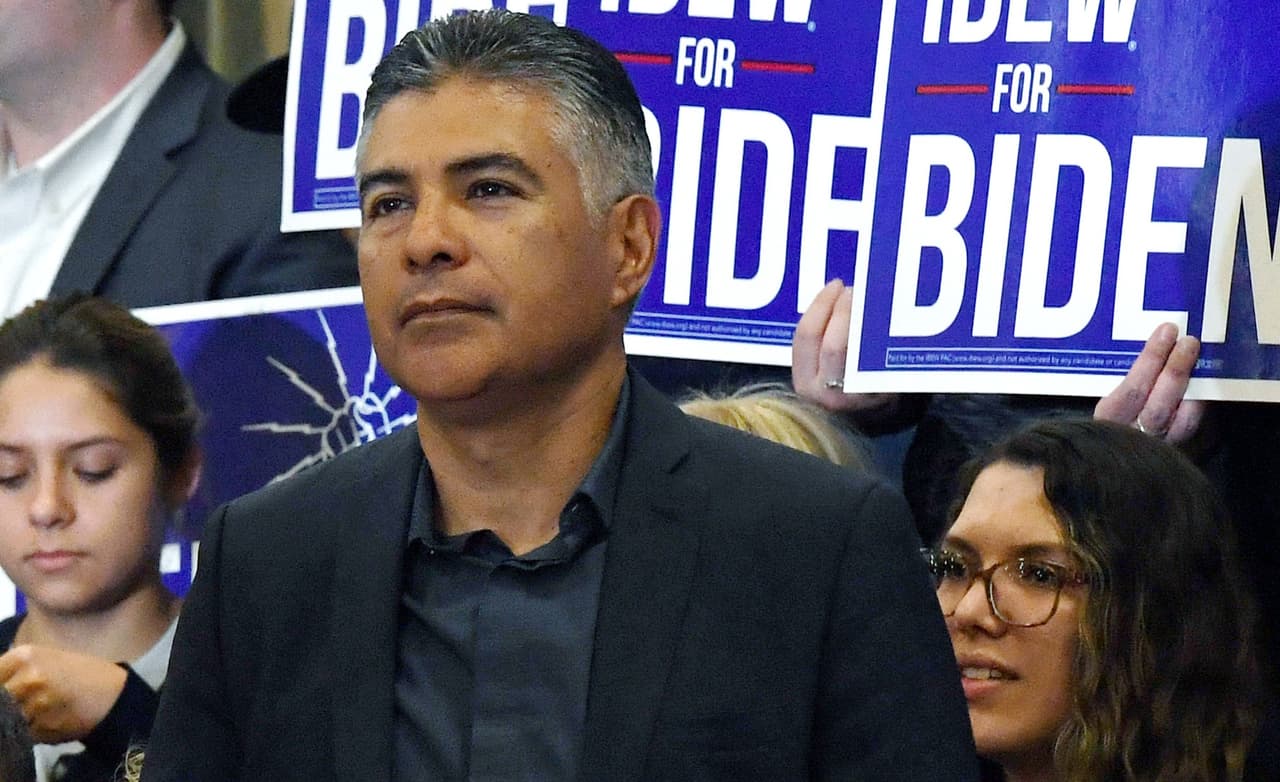 Legislador latino de Los Ángeles aspira a puesto en liderazgo demócrata en el Congreso 