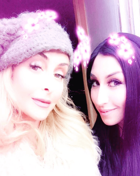 Por si fuera poco, también sostiene una muy buena relación con la actual esposa de su padre, Cristian Salas.