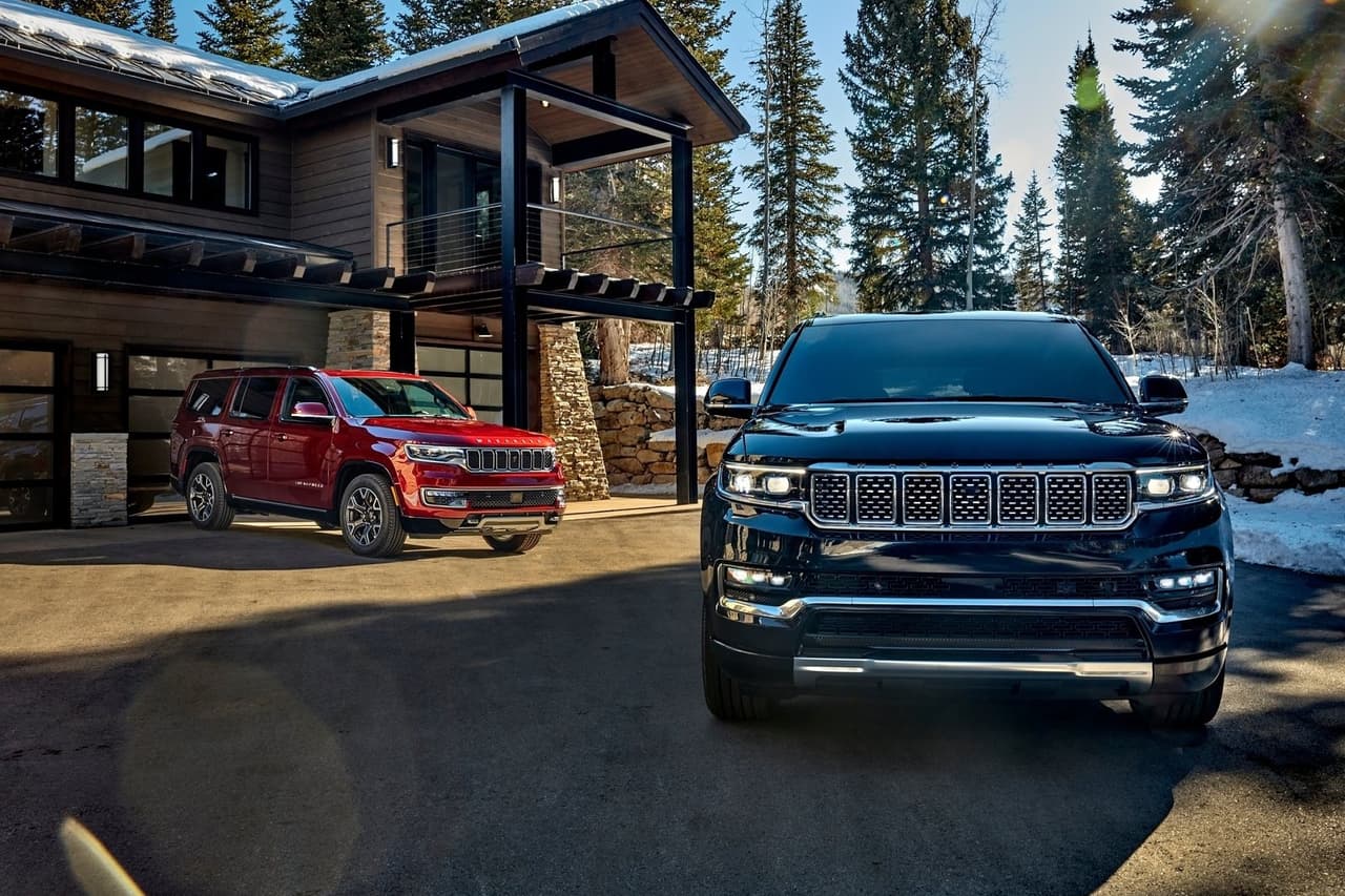 <h3 class="cms-H3-H3"><b>Competidores</b></h3>
<br>
<br>Por tamaño y características, consideramos que la Wagoneer juega en la misma cancha que la Chevrolet Tahoe y la Ford Expedition. Por su parte, la Grand Wagoneer, al ser una variante con más lujo, entra en el mismo cuadrilátero que la Cadillac Escalade y la Lincoln Navigator.
<br>