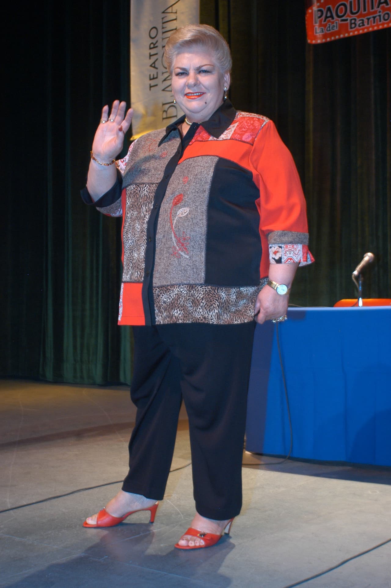 "Ya me arreglaron las costillas y ahí la llevo. Ahora 
<b><a href="https://www.univision.com/shows/el-gordo-y-la-flaca/paquita-la-del-barrio-ya-alista-su-testamento-y-le-envia-un-mensaje-a-su-familia-alla-ellos-si-me-recuerdan-video" target="_blank">me duelen las piernas</a></b>, los tendones", lamentó. 
<br>