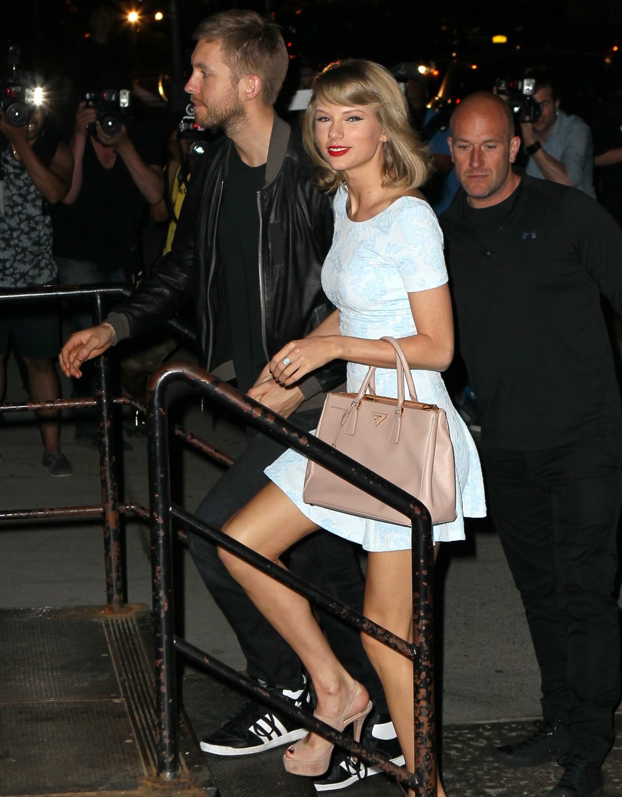 Según los testigos, Calvin y Taylor estuvieron riendo y hablando toda la noche.