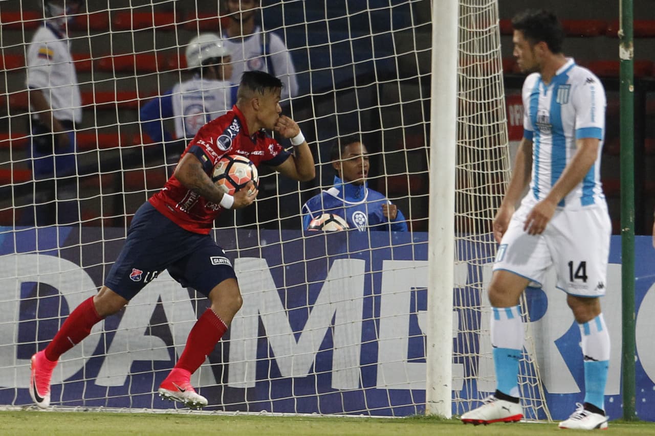 Medellín se quejó de olor putrefacto en su vestidor durante visita a Bucaramanga