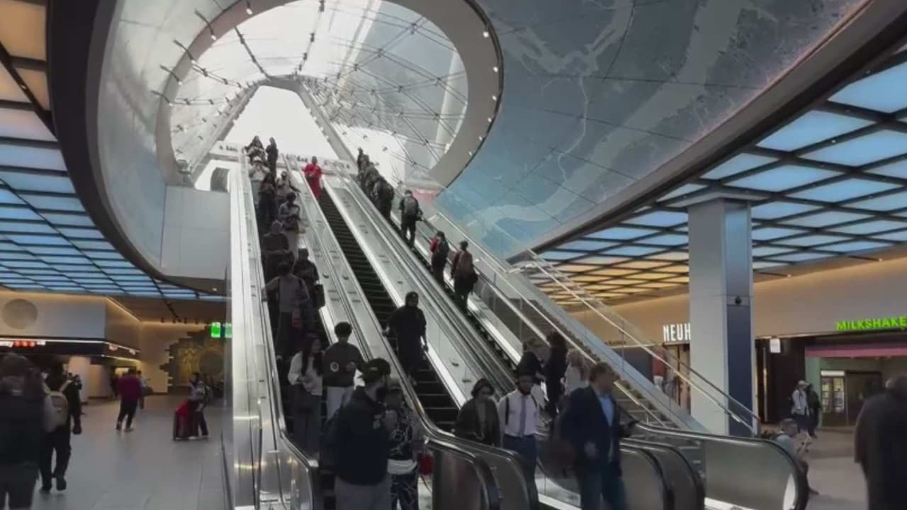 Pasajeros temen quedarse varados por posible huelga y retrasos tras incendio en Penn Station