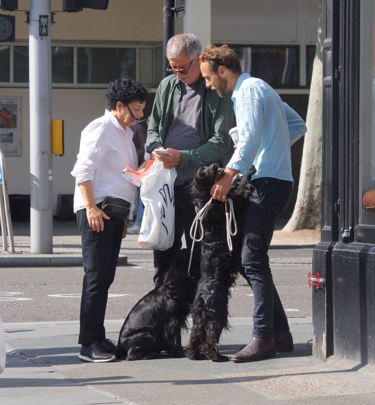 En enero de este año, James Middleton escribió una carta para 
<b><a href="https://www.dailymail.co.uk/news/article-6583137/With-devastating-honesty-courage-JAMES-MIDDLETON-reveals-private-battle-depression.html" target="_blank">Daily Mail</a></b> en la que narra cómo sufrió la depresión, a la que calificó como un 
<b><a href="https://www.univision.com/entretenimiento/realeza/el-hermano-de-kate-middleton-sufre-de-depresion-trastorno-que-describe-como-un-cancer-mental" target="_blank">"cáncer de la mente"</a></b> y del que afirmó "nunca diré que estoy curado".