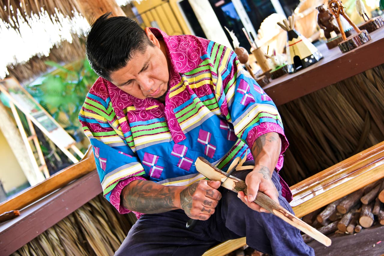 El Miccosukee Indian Arts Festival se realiza con motivo del Día de los Indios Americanos, una exposición que refleja el patrimonio y cultura de vida de esta tribu nativa.