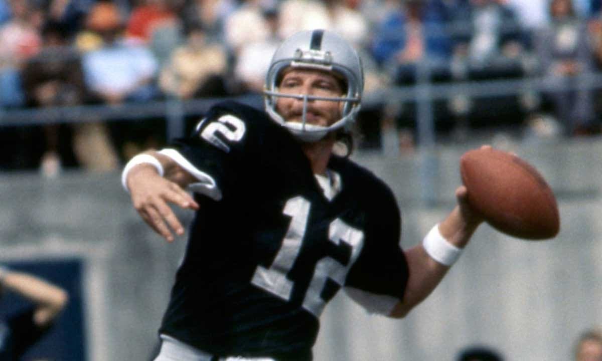 <b>Ken Stabler</b>: Seleccionado en la 2ª ronda del Draft de 1968 y campeón con los Oakland Raiders en 1976.